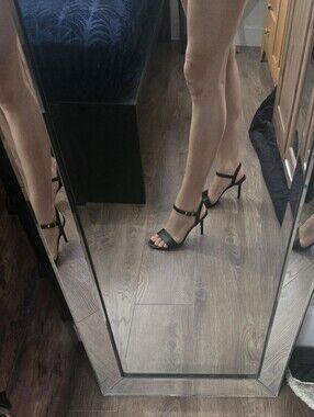 NWOB Ralph Lauren Black Leather Gwen Sandals Pump Size 8